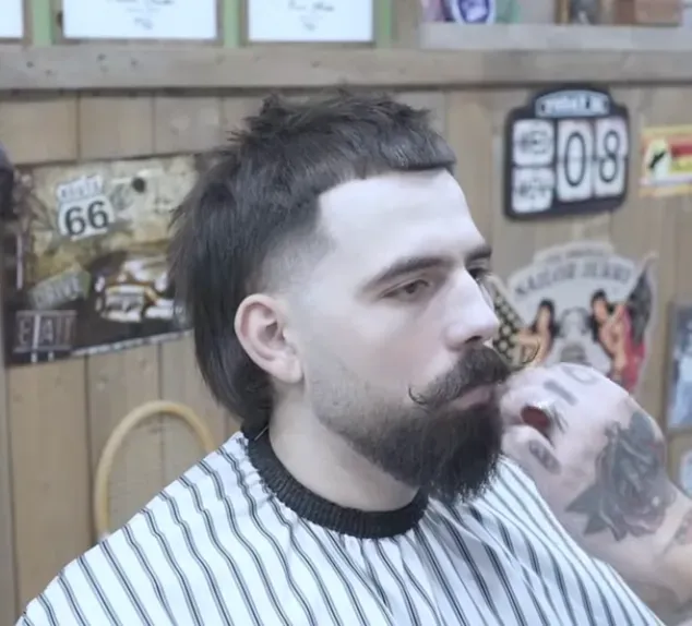 Beard line yang dibentuk dengan presisi